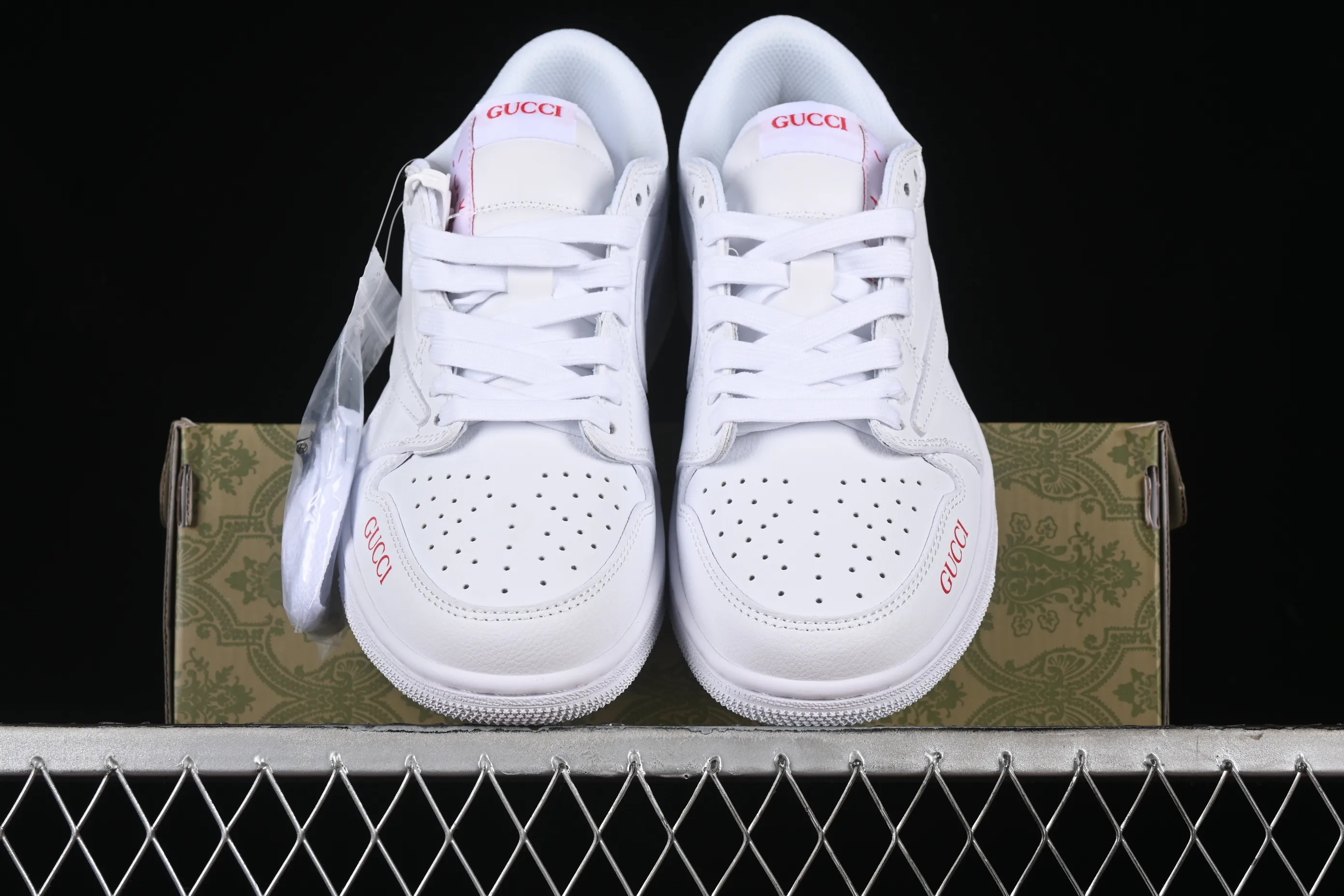 All categories Air Jordan Jordan series basketball shoes Air Jordan 1 Low Travis Scott x Fragment Design x Air Jordan 1 Low OG SP AJ1 Joe 1 Gucci joint-all white low-top cultural casual sneakers LJ5188-014